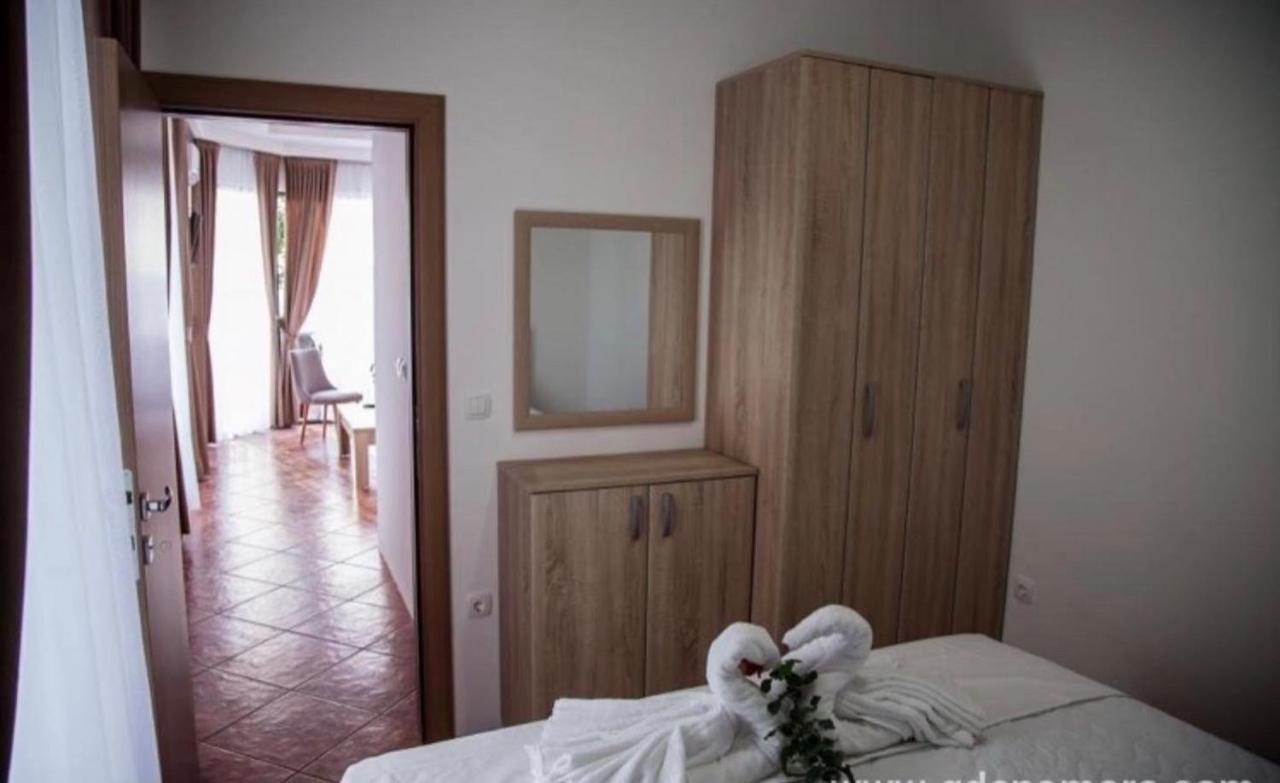 Delux Apartmani Dobra Voda Exterior photo